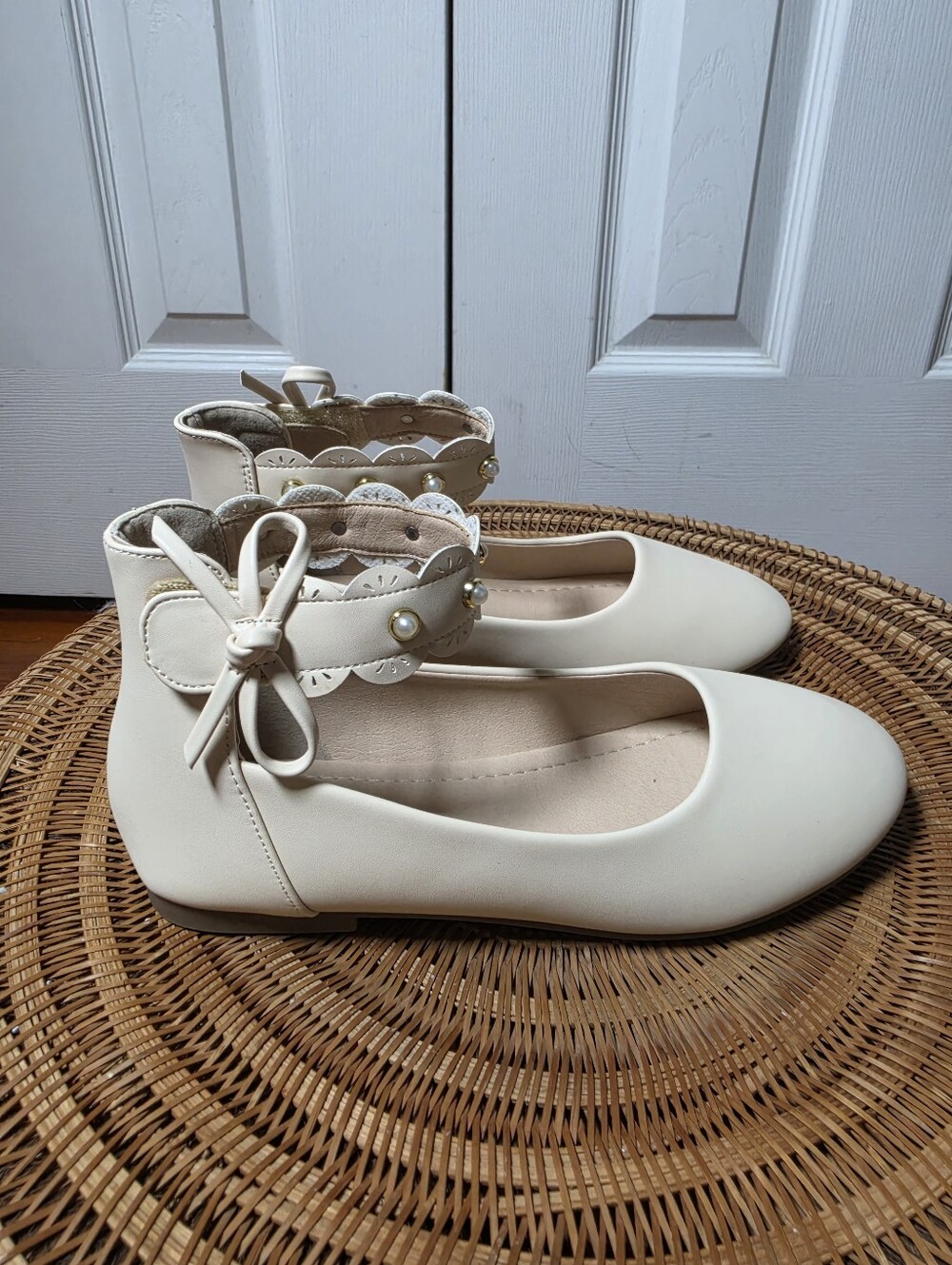 Pandaninja Litte Girls Soze 4 Elegant Cream Ankle-Strap Ballerina Flats